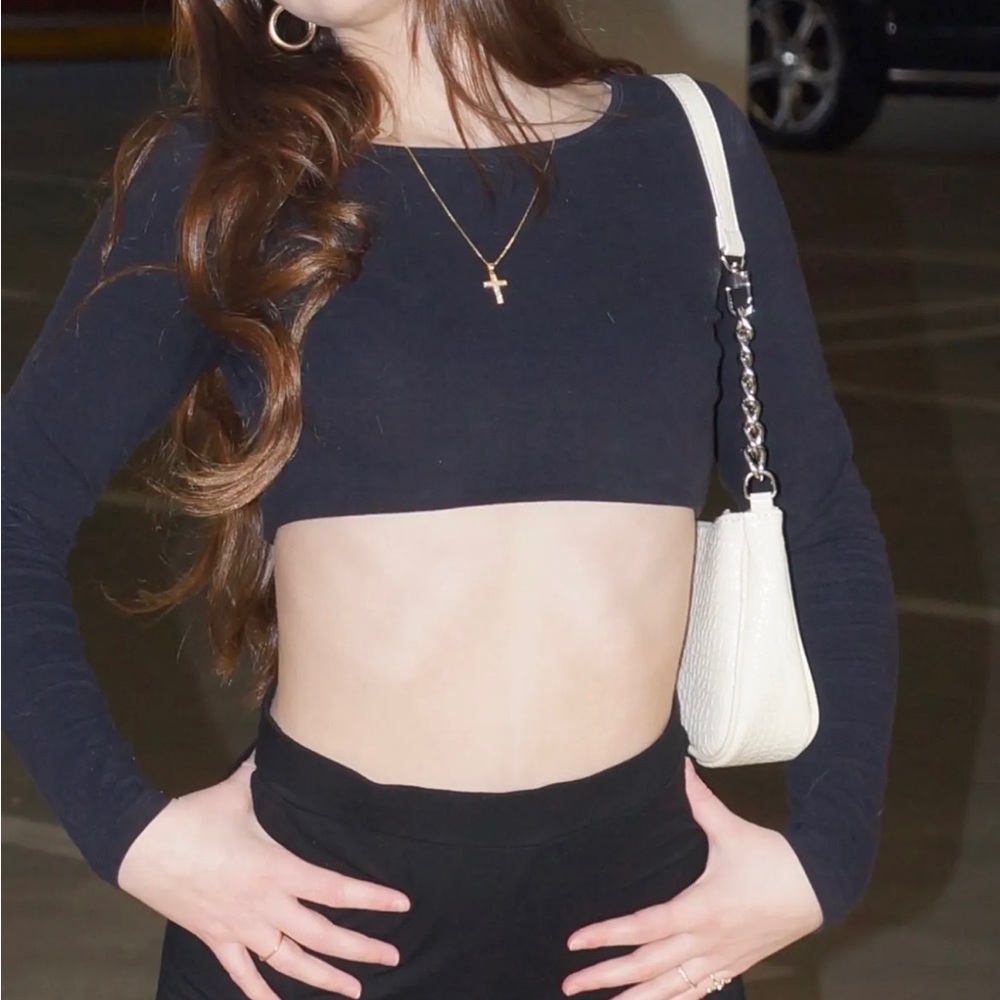 Black Long sleeve cropped top